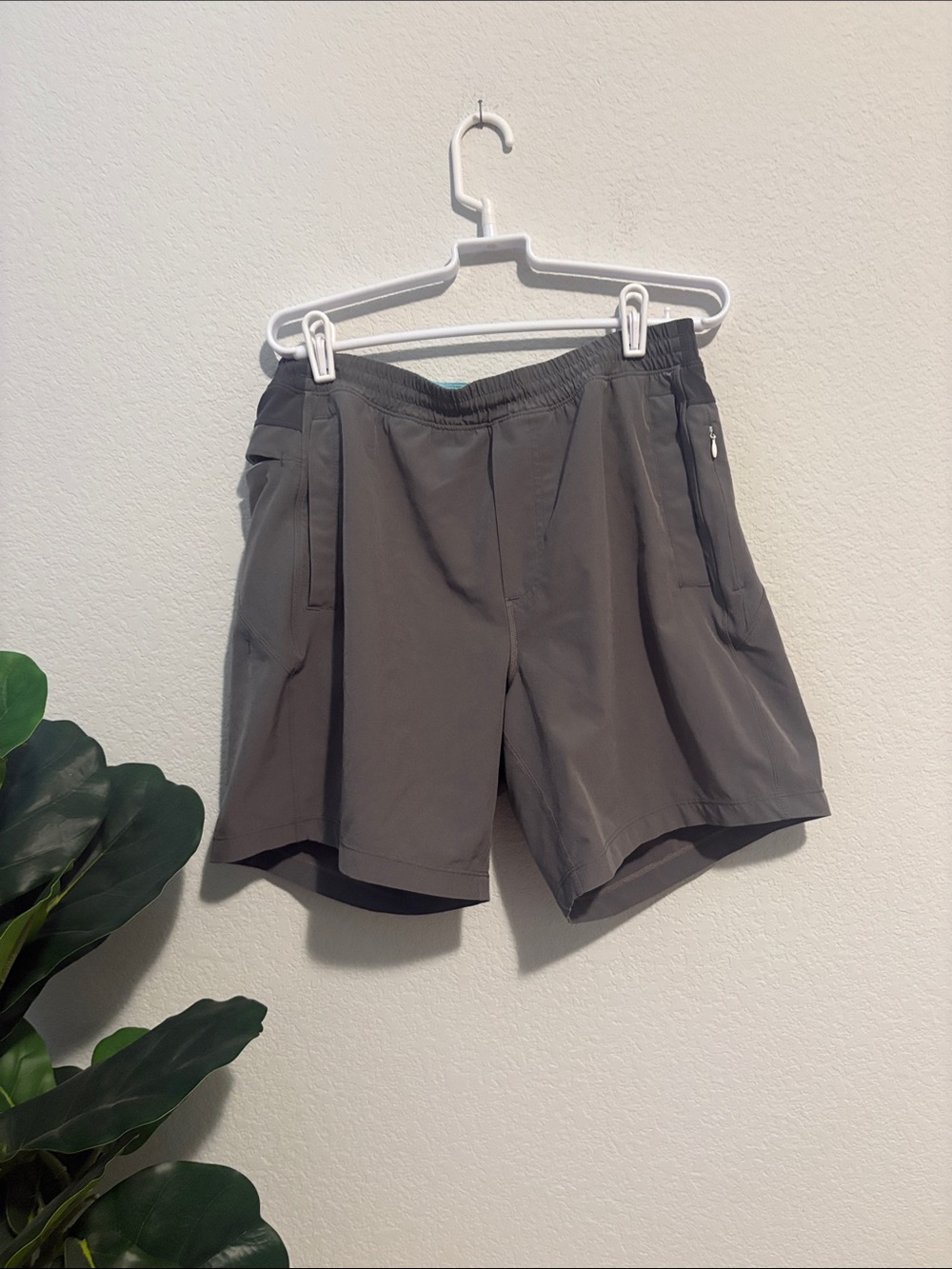 Birddogs size large classic Men's Gray Active Shorts